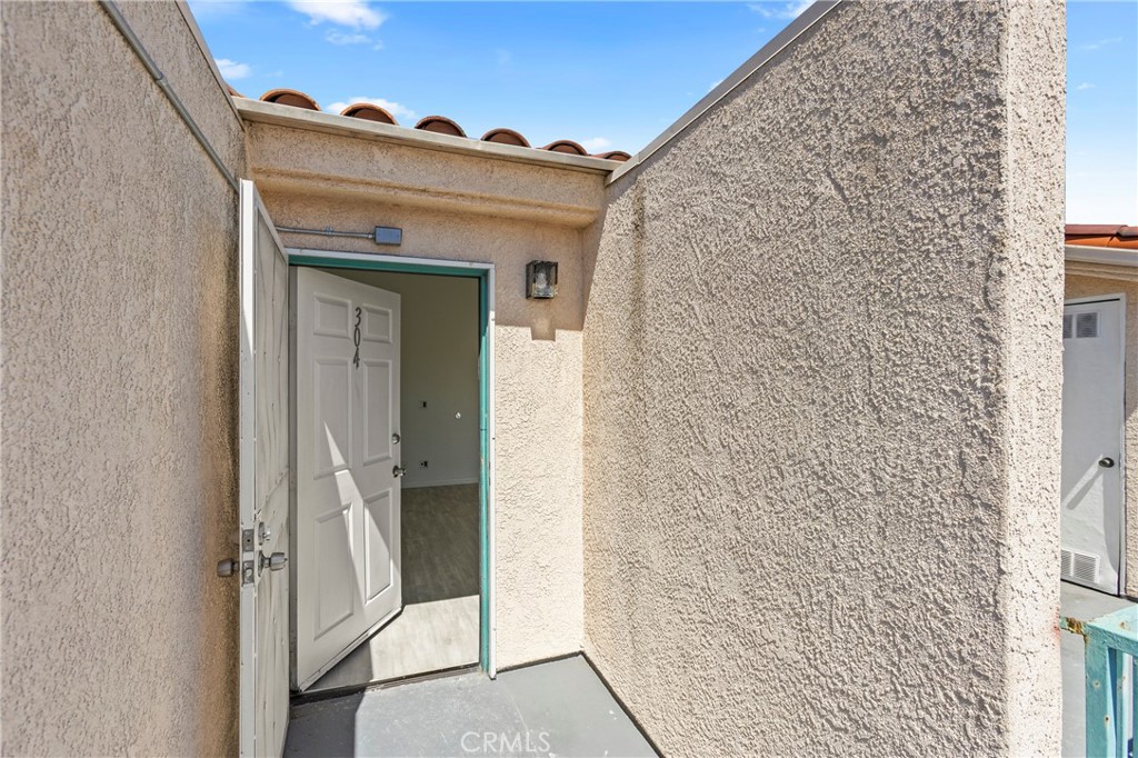 1121 Obispo Avenue 304