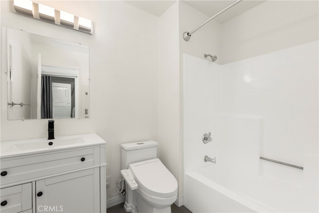 1121 Obispo Avenue 304