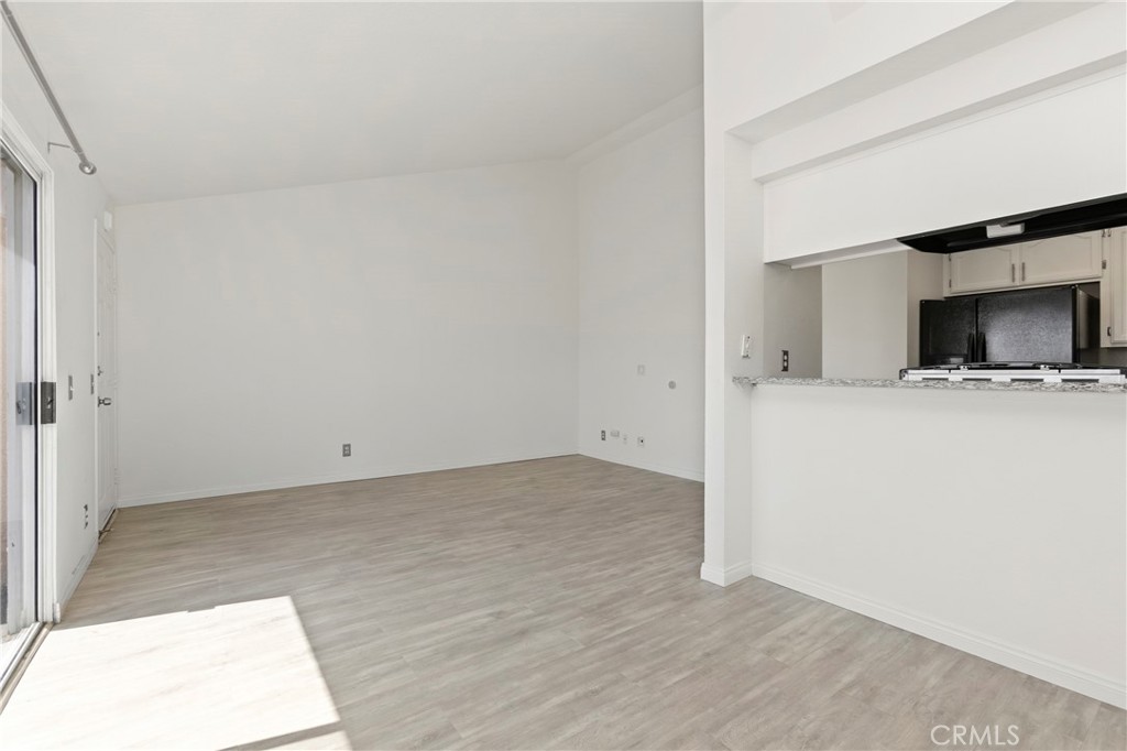 1121 Obispo Avenue 304