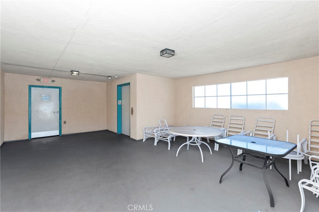 1121 Obispo Avenue 304
