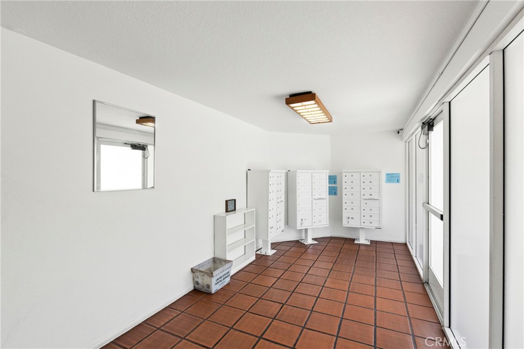1121 Obispo Avenue 304