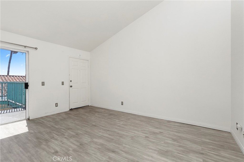 1121 Obispo Avenue 304