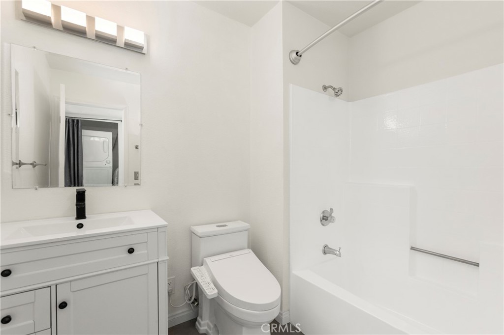 1121 Obispo Avenue 304