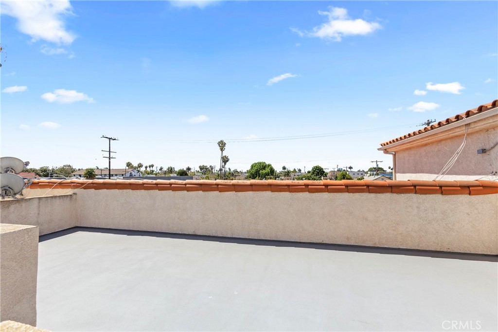 1121 Obispo Avenue 304