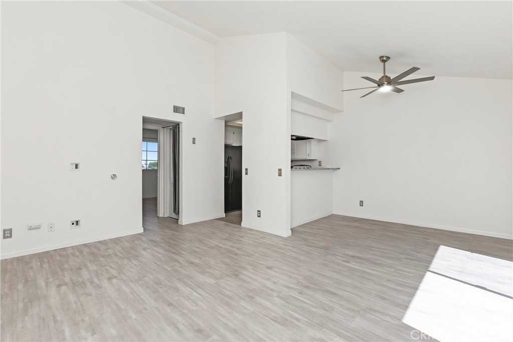 1121 Obispo Avenue 304