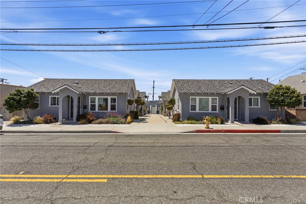1047 W 7th