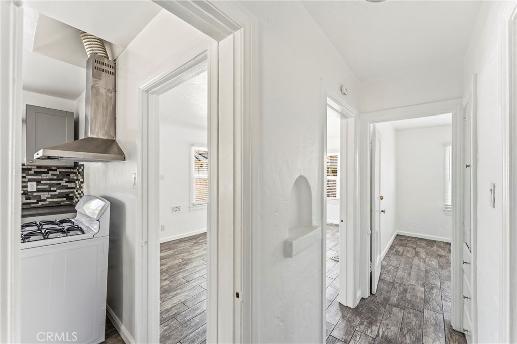 1047 W 7th