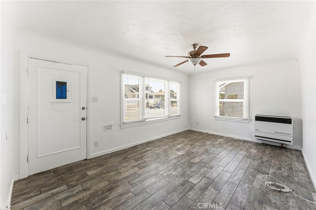 1047 W 7th