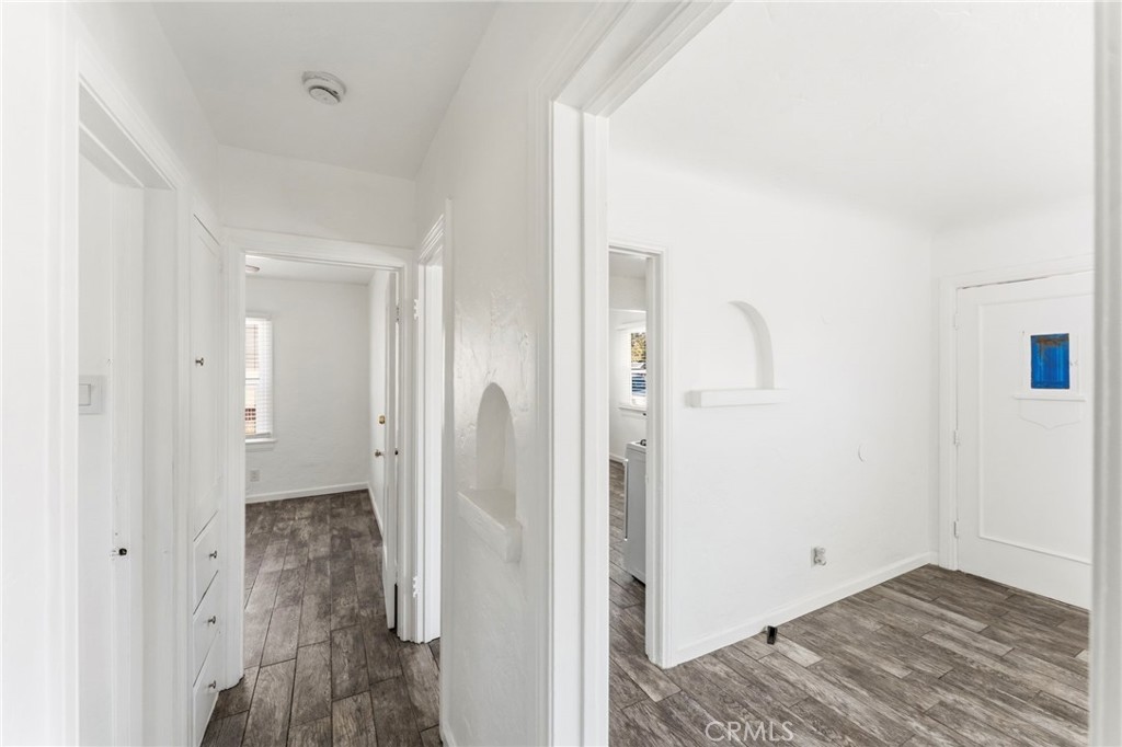 1047 W 7th