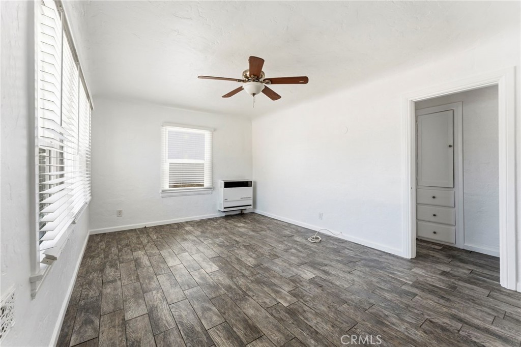 1047 W 7th