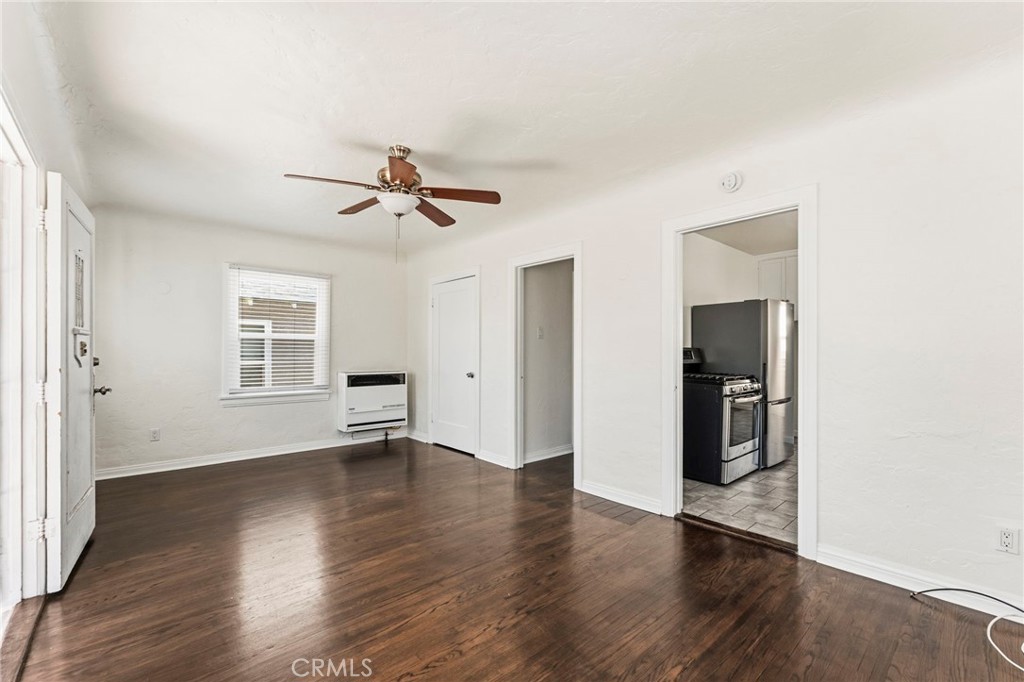 1047 W 7th