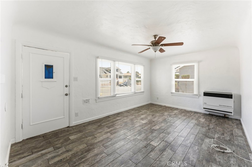 1047 W 7th