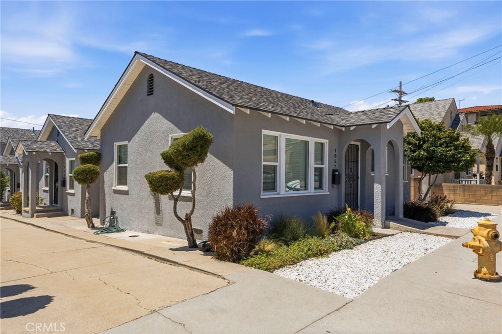 1047 W 7th