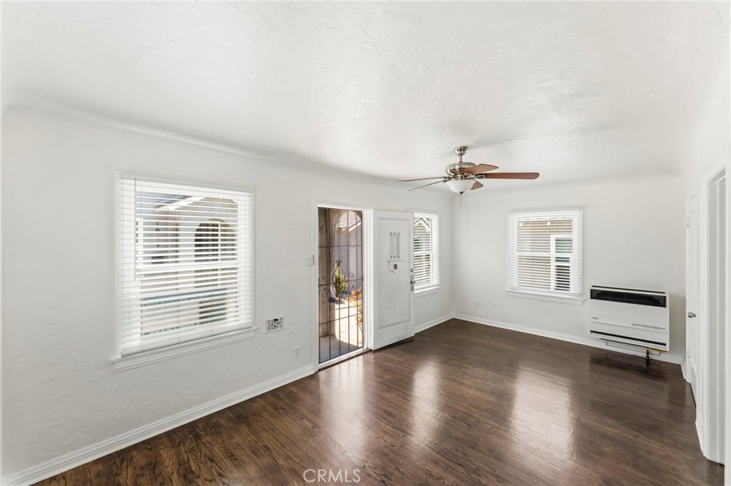 1047 W 7th