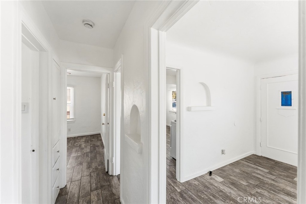 1047 W 7th