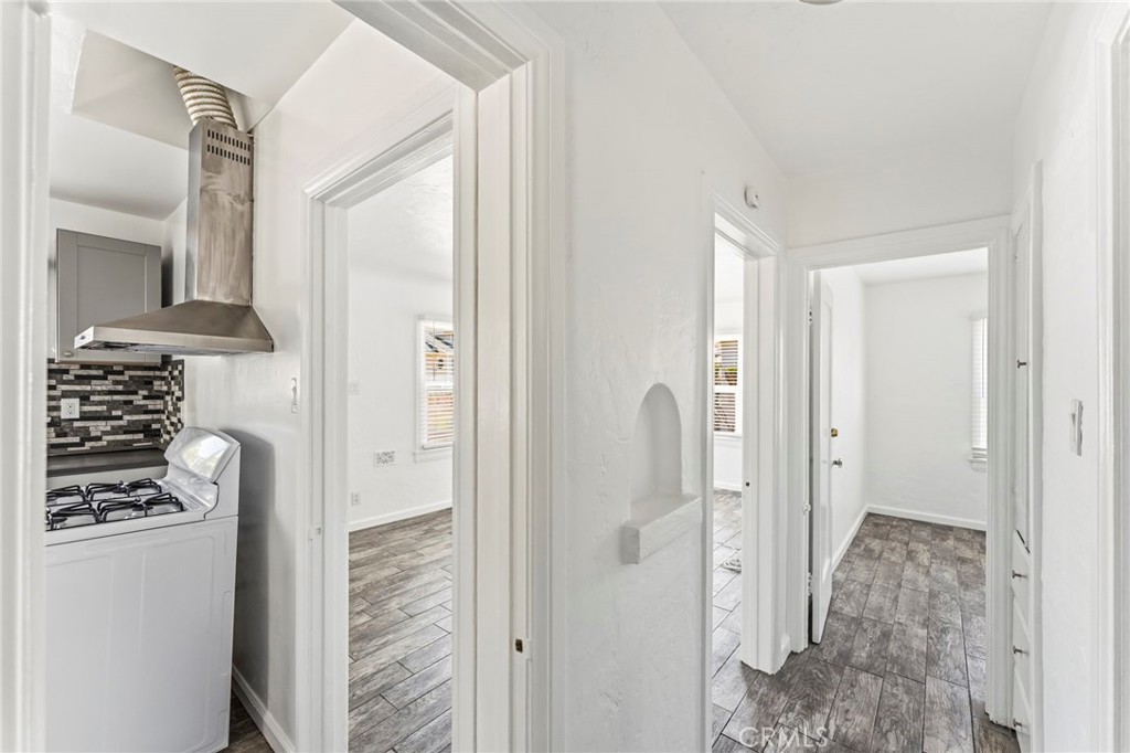 1047 W 7th