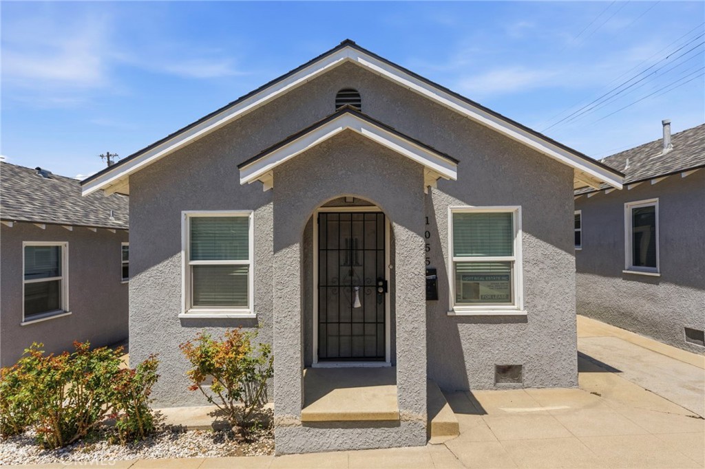 1047 W 7th