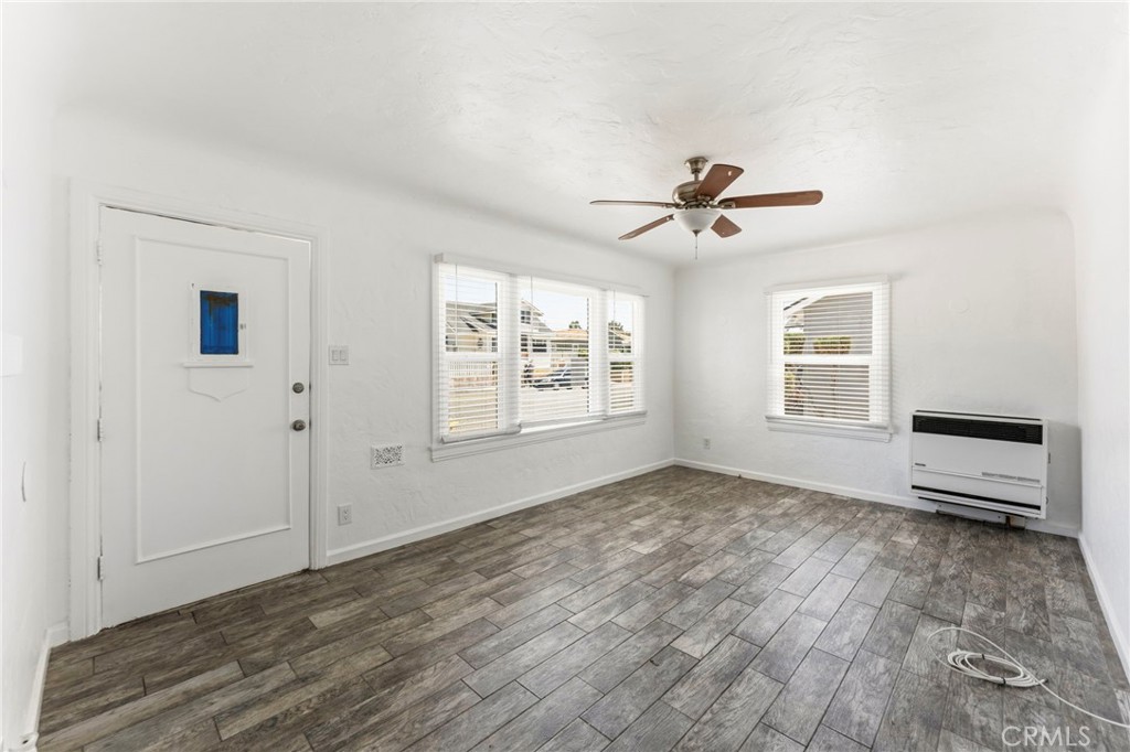 1047 W 7th
