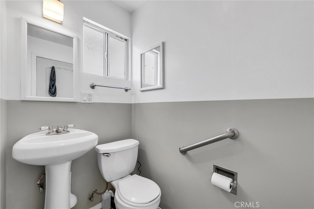 347 W Meacham