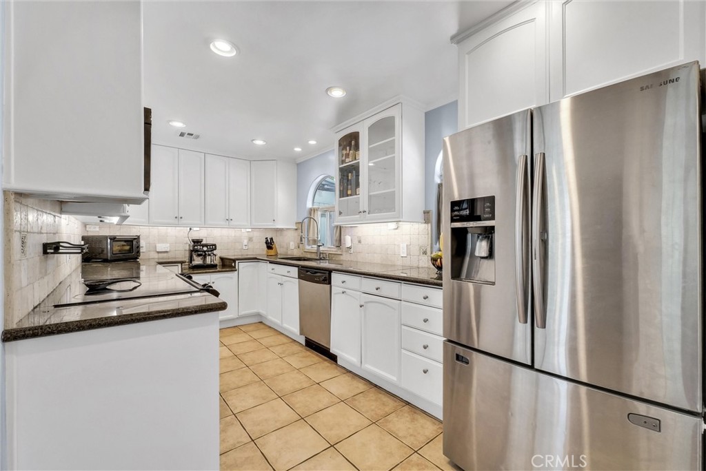 347 W Meacham