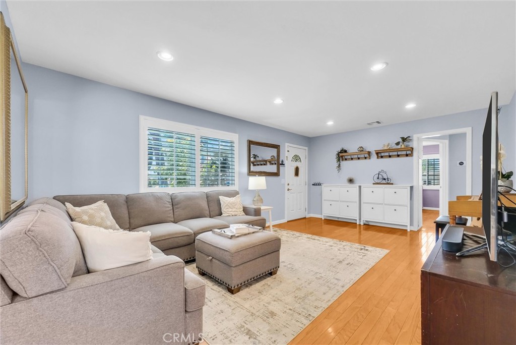 347 W Meacham