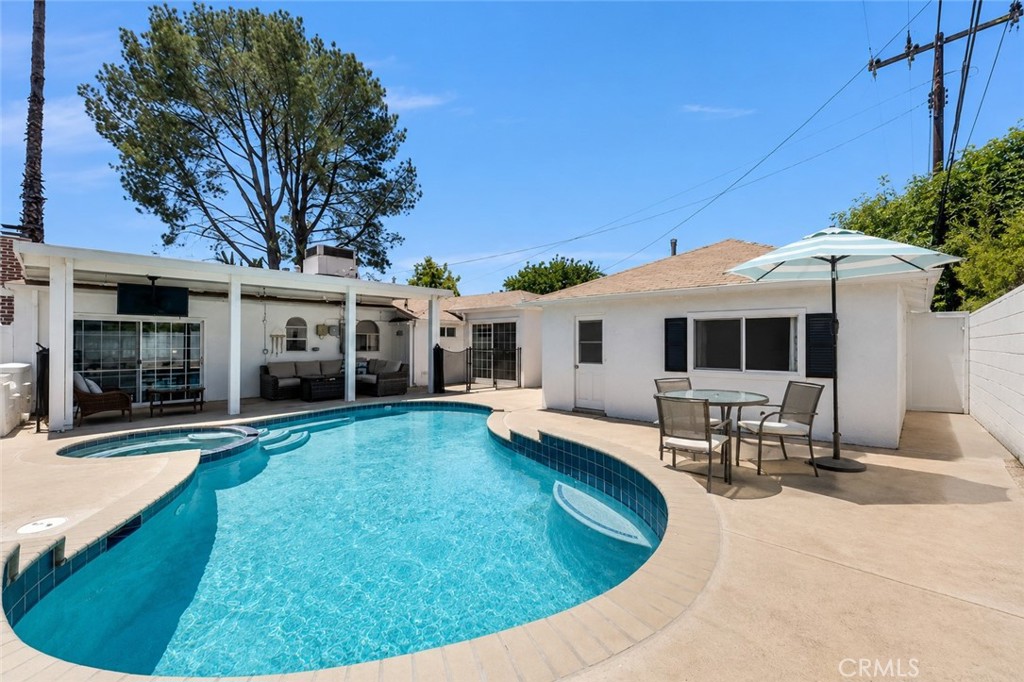 347 W Meacham