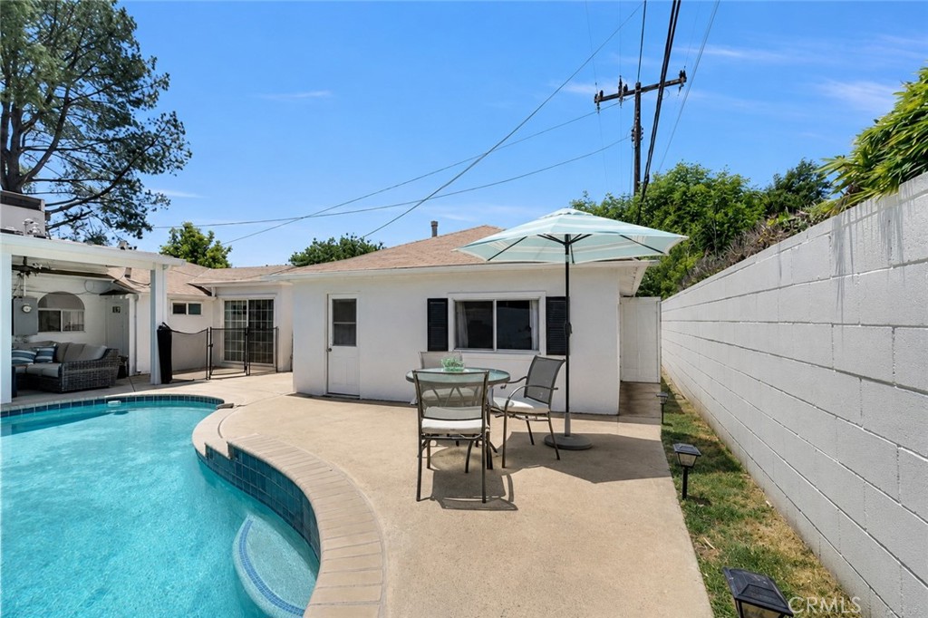 347 W Meacham