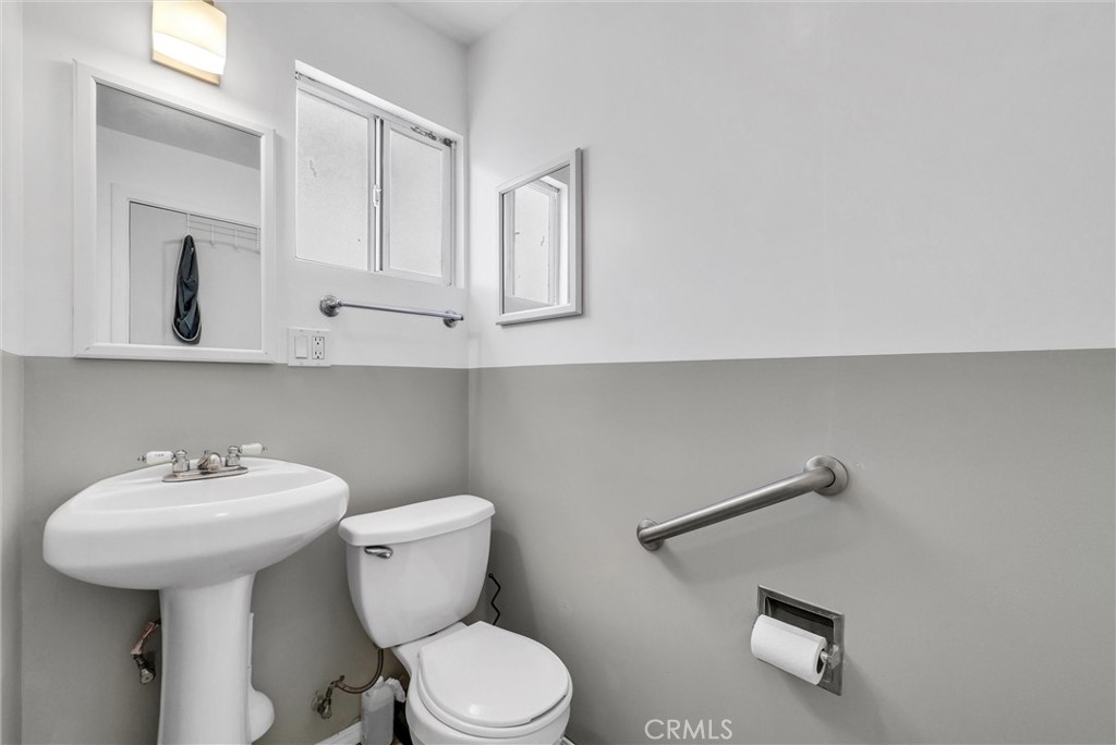 347 W Meacham