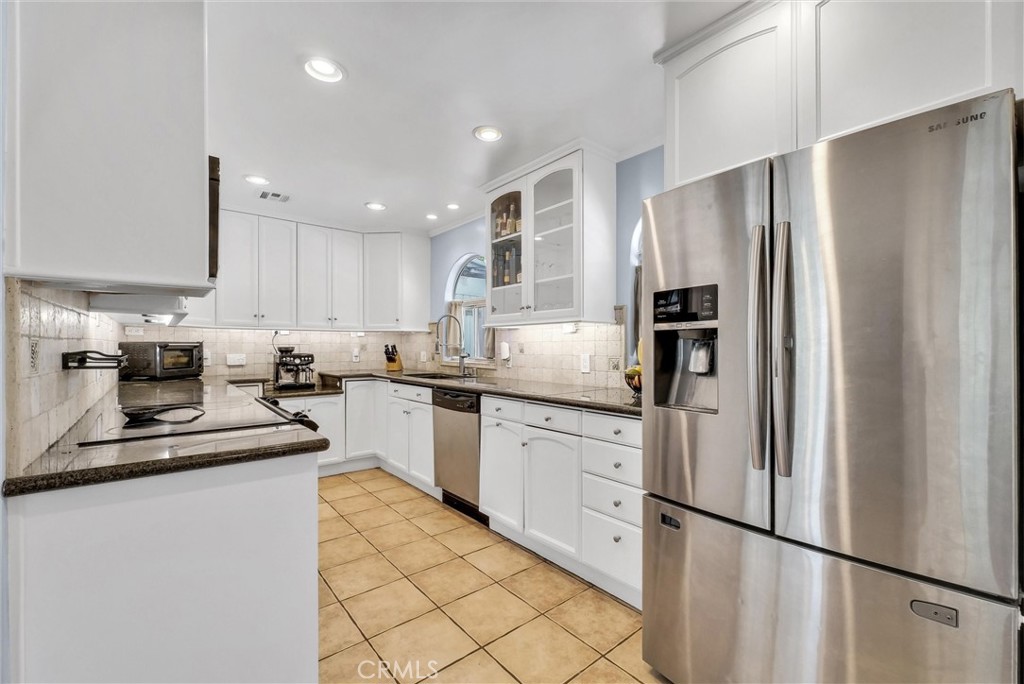 347 W Meacham