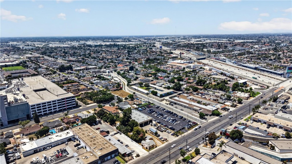 6851 Stanton