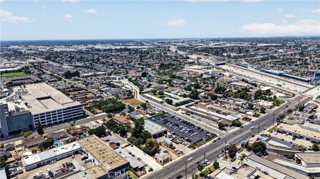 6851 Stanton
