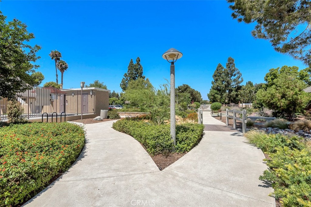 3871 Hendrix Street