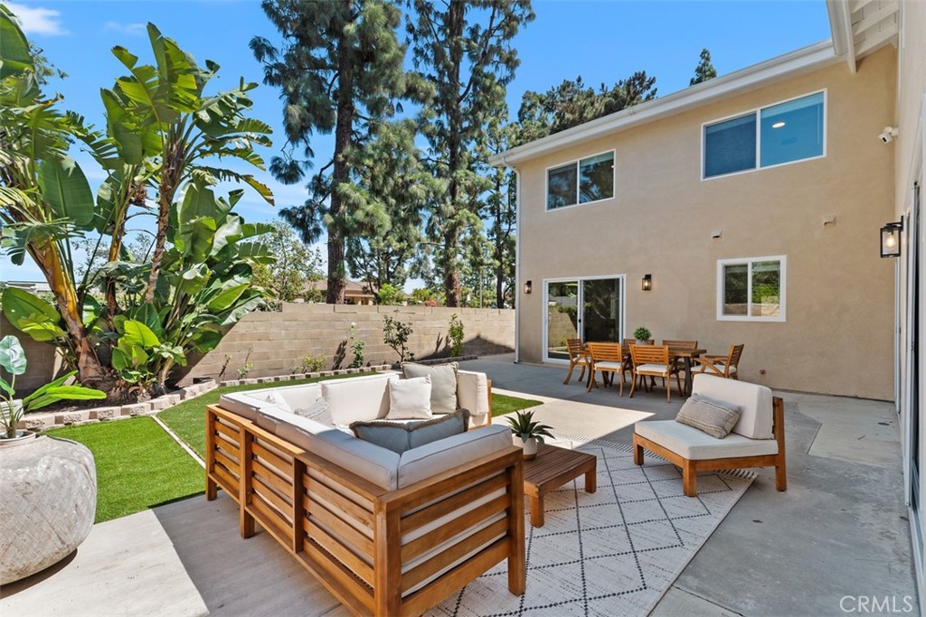3871 Hendrix Street