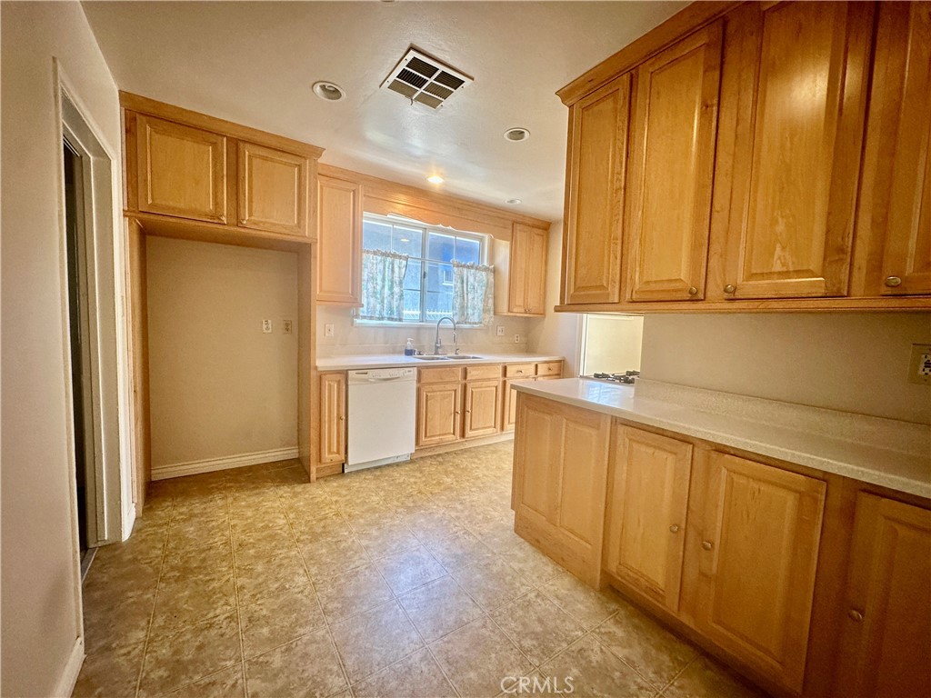 1712 Whitehurst