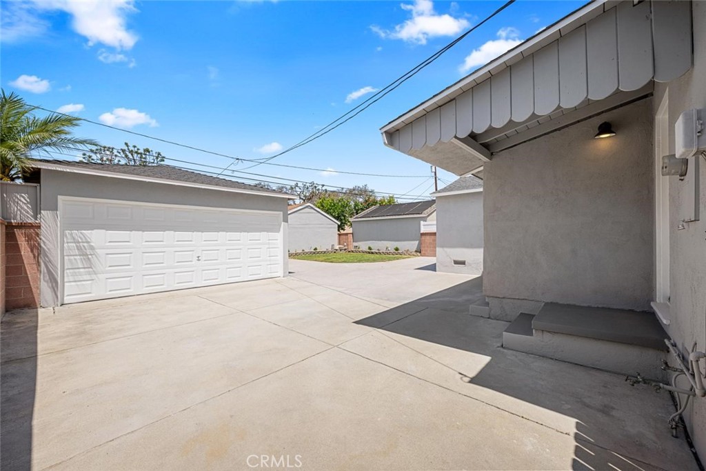 3819 N Studebaker Road