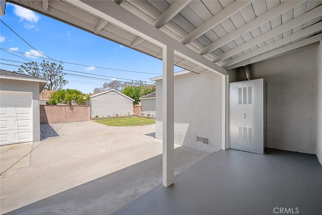 3819 N Studebaker Road