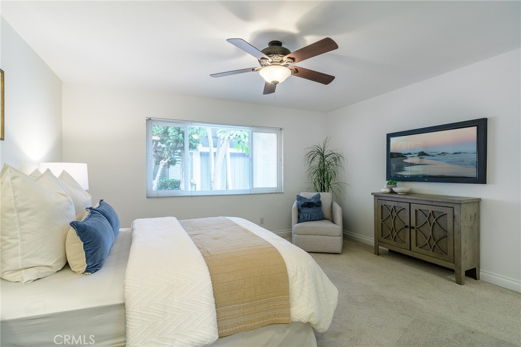 8379 Leeward