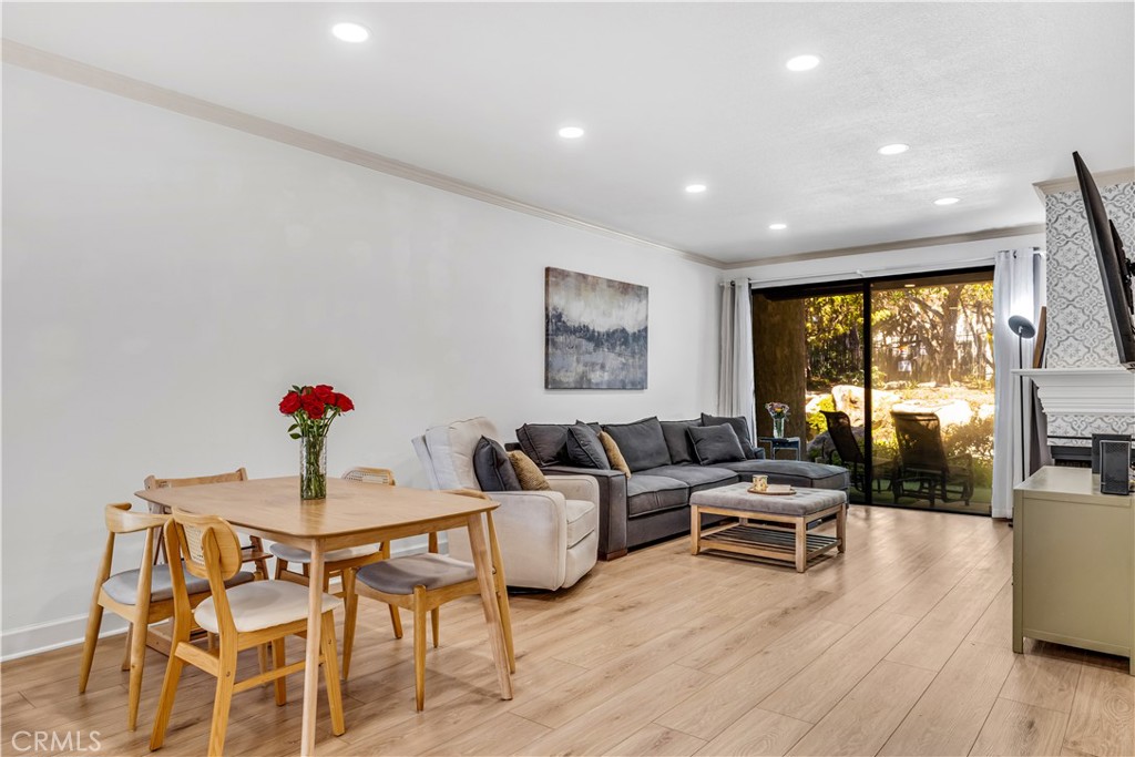 2542 W Macarthur Boulevard