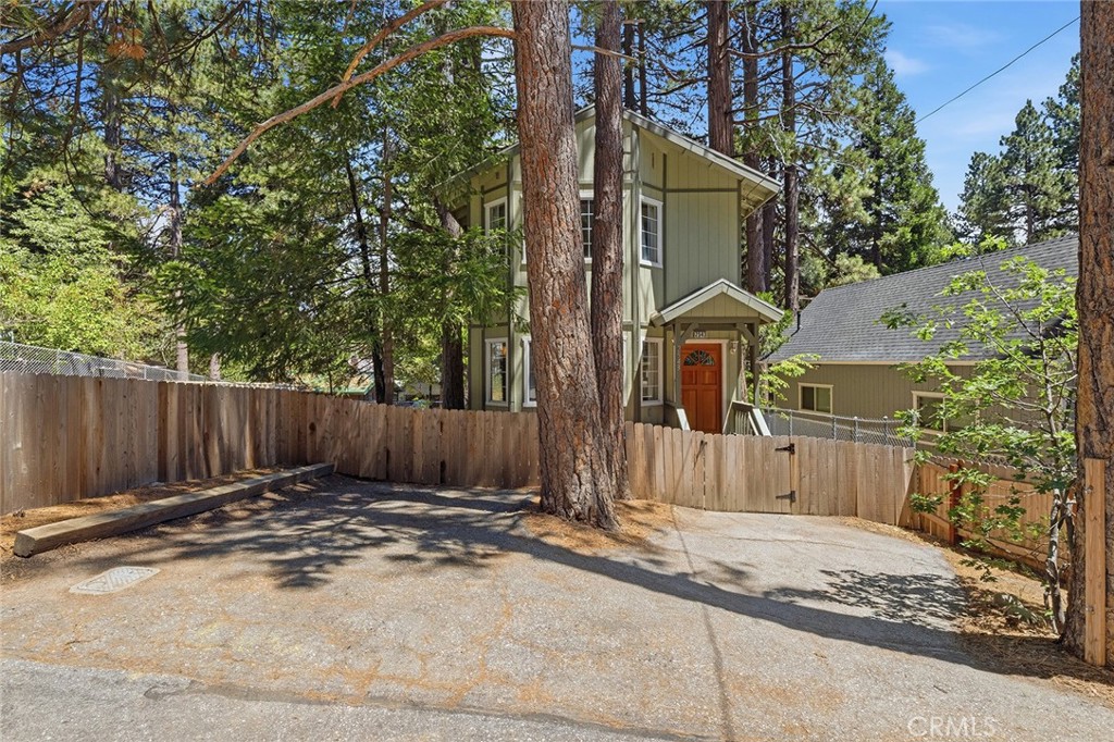 2543 Whispering Pines
