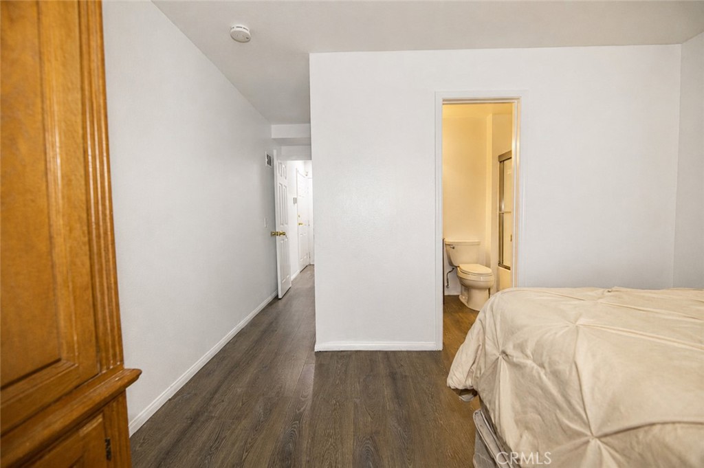 313 E Hyde Park 5
