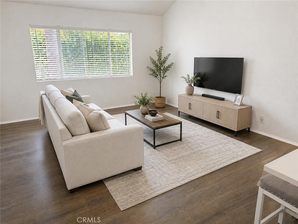 313 E Hyde Park 5