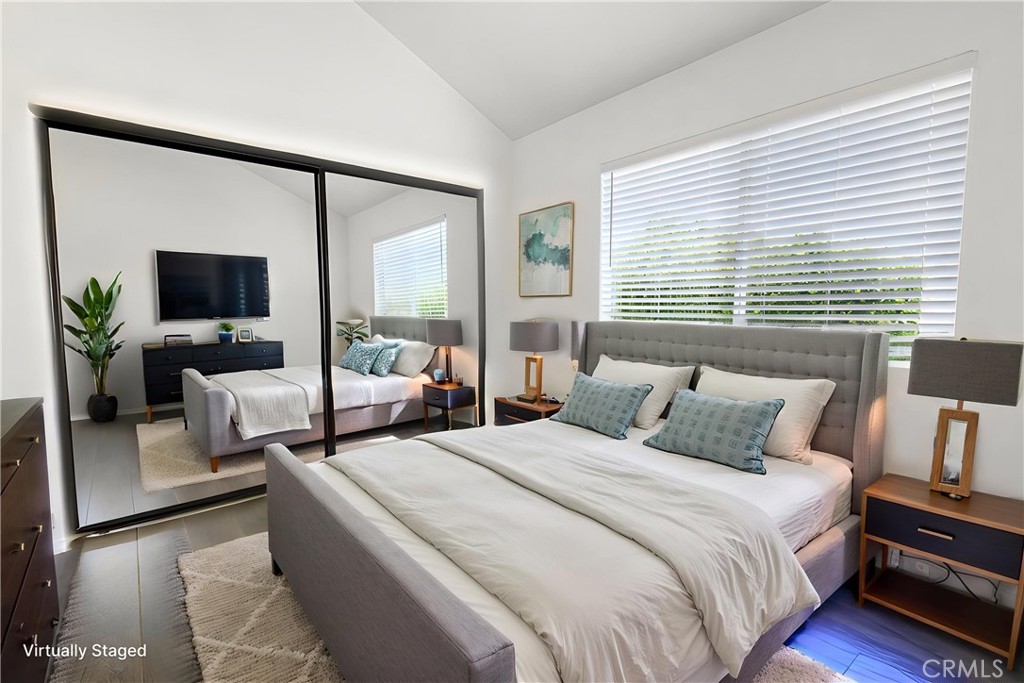 313 E Hyde Park 5