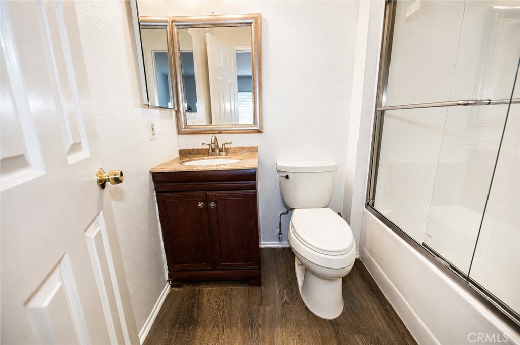313 E Hyde Park 5