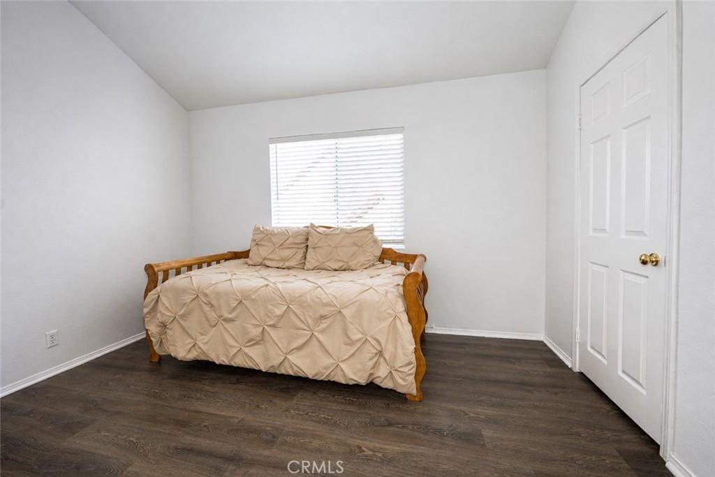 313 E Hyde Park 5