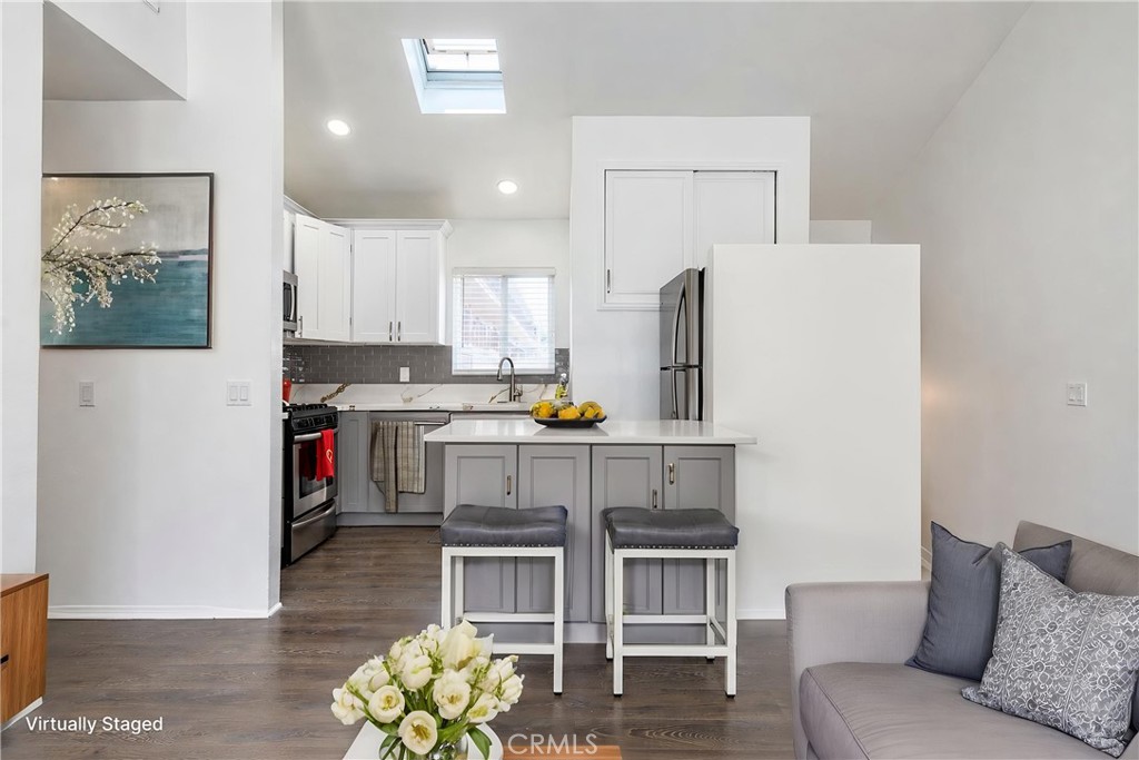 313 E Hyde Park 5