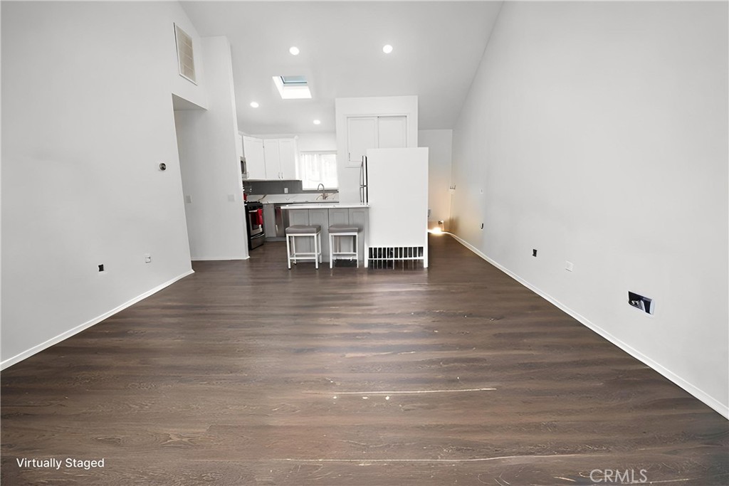 313 E Hyde Park 5