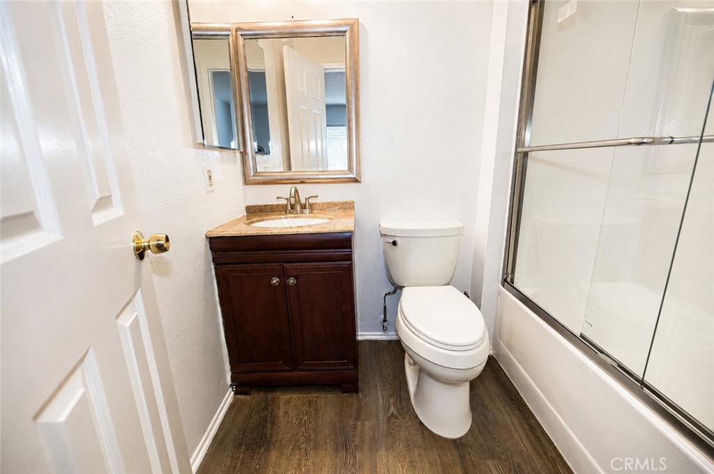 313 E Hyde Park 5