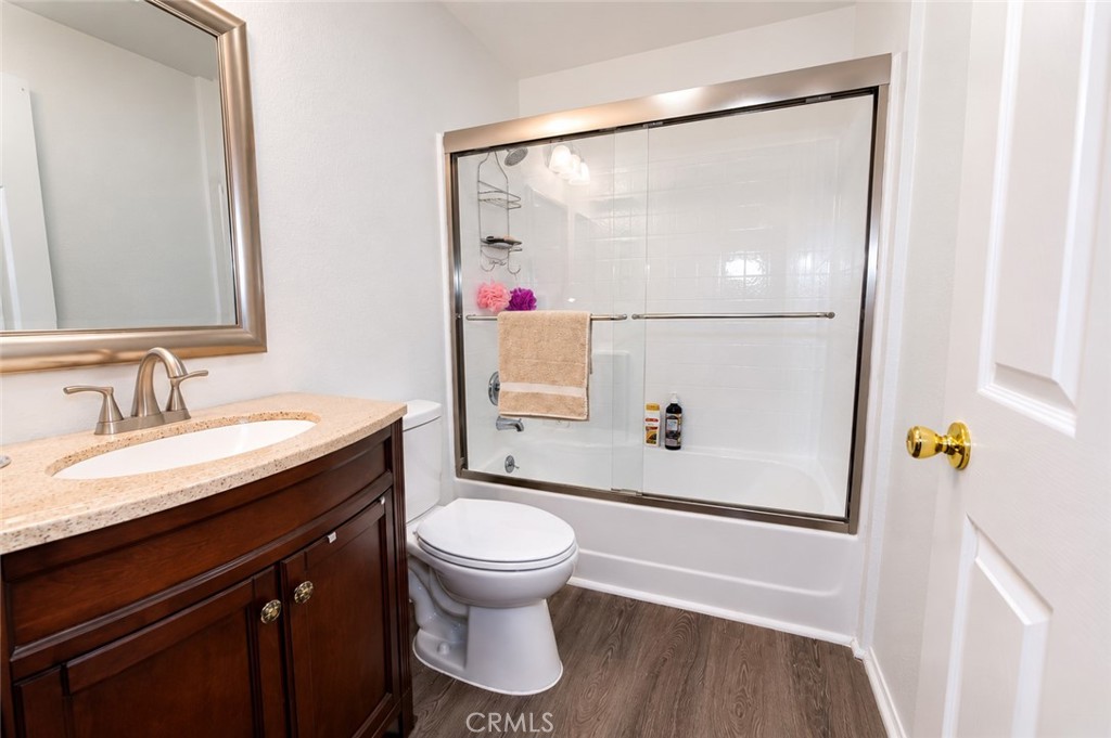 313 E Hyde Park 5