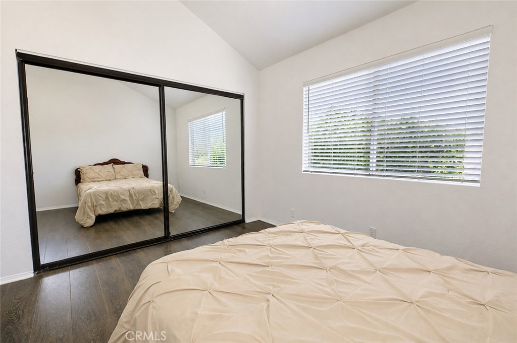 313 E Hyde Park 5