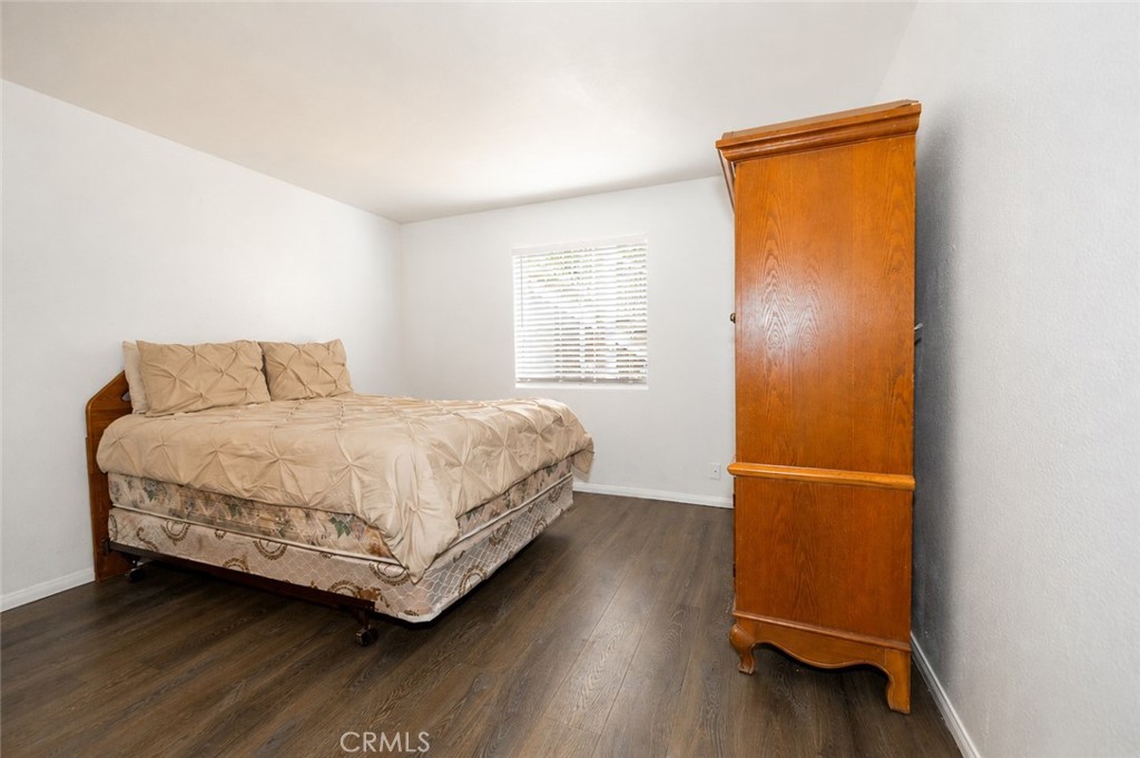 313 E Hyde Park 5